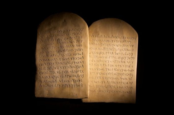 How to Explain The Ten Commandments to Kids - samluce.com